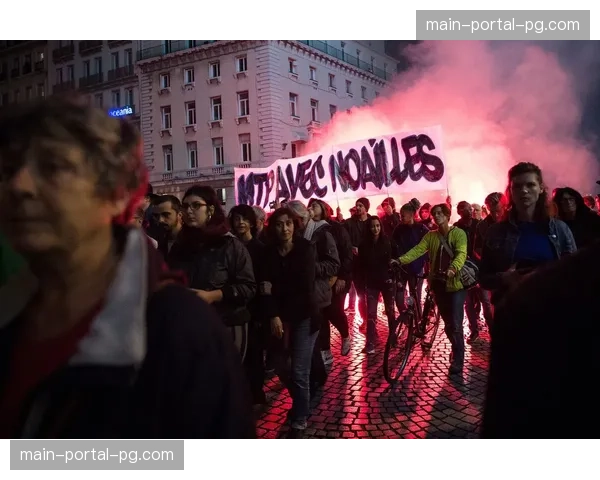 法国警方突击搜查马赛俱乐部办公室，调查涉嫌洗钱案件