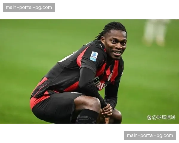 即时：维罗纳球员领到第二张黄牌，原因是对莱奥的战术性犯规